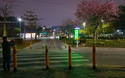 寶安區太陽能酒駕查車太陽能顯示屏的安裝.jpg